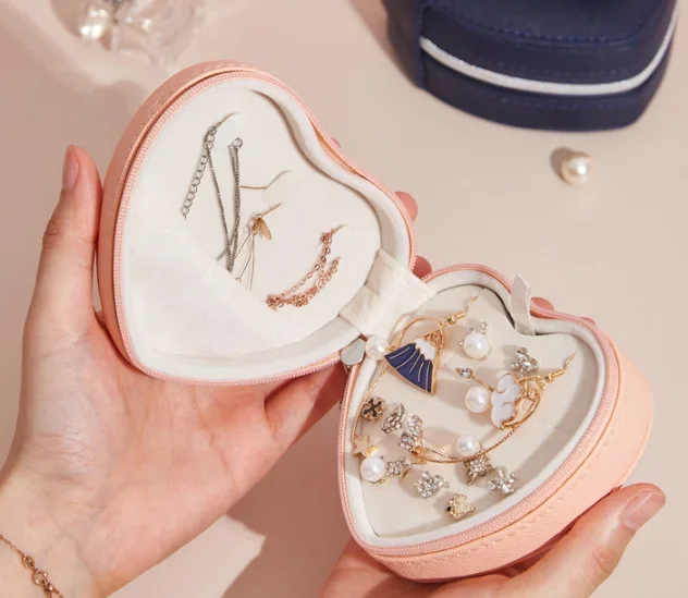 Fashionable Portable Custom Logo Heart Shape Leather Jewelry Storage Organizer For Girls