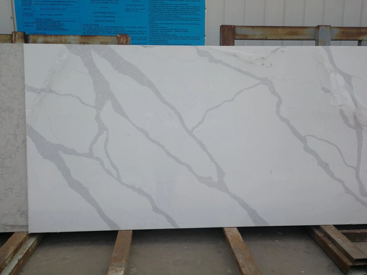 Качественные сборные кварцевые столешницы, белые кварцевые плиты из искусственного камня calacatta