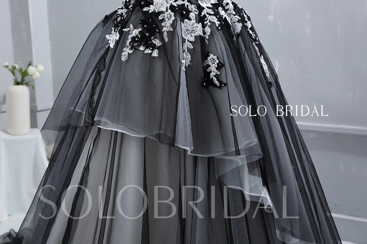 Elegant hot sale new design custom made factory of wedding dresses black and white ball gown ruffle wedding dress for women