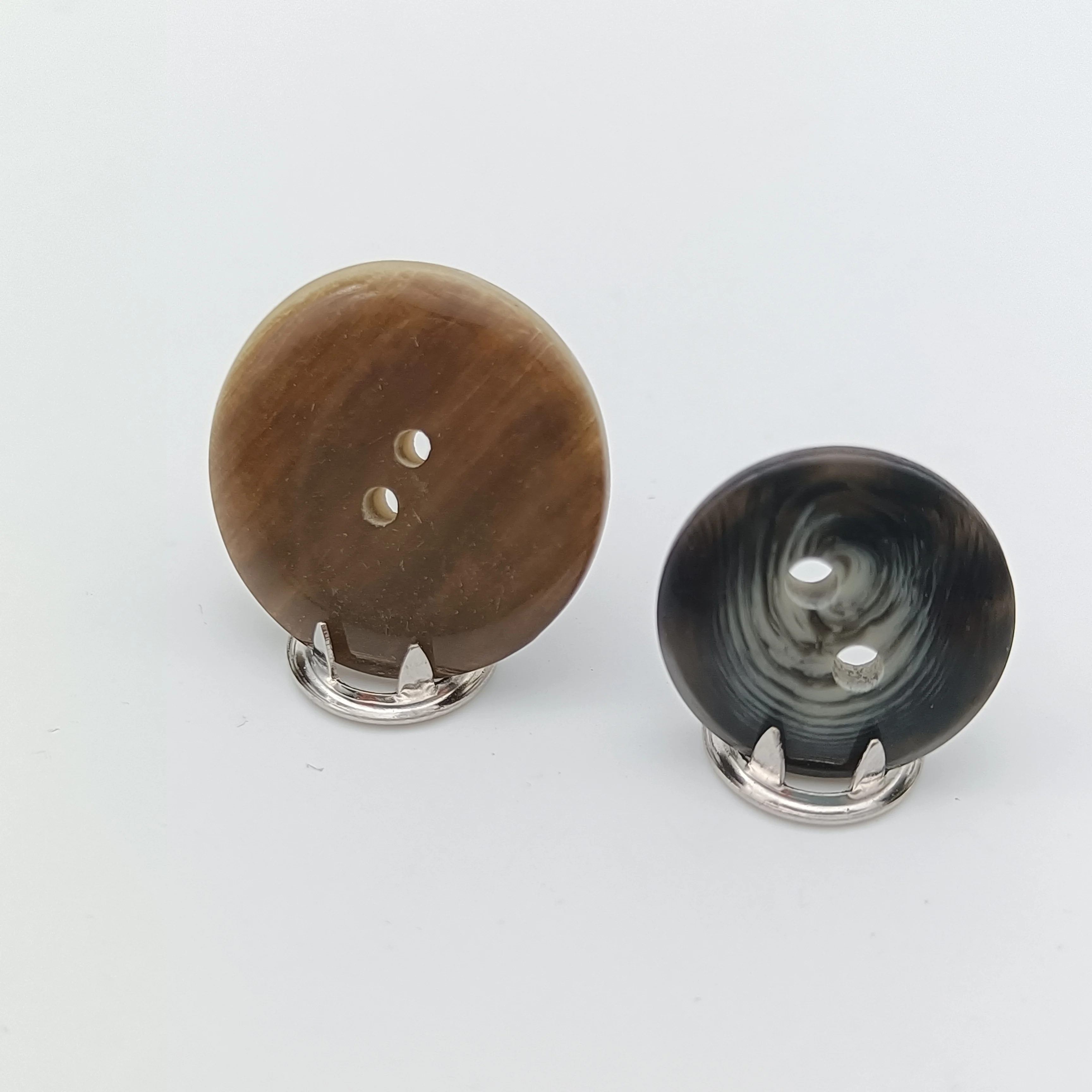 HLD factory wholesale graphic custom resin buttons four hole buttons hand stitched buckle