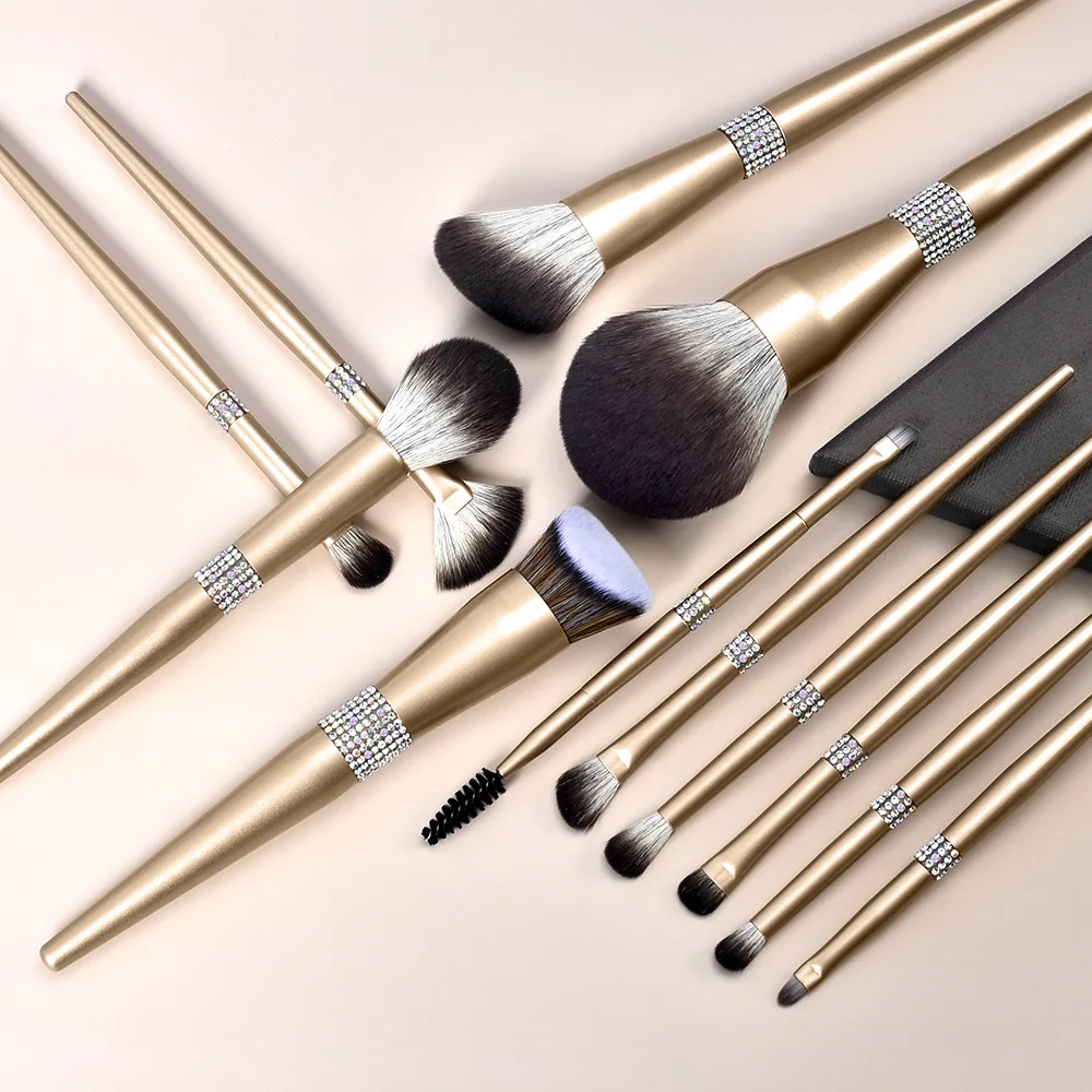 2023 New arrival 12pcs Luxury Glitter Diamond Bling Brush Rose Gold Makeup Brushes Set support customized logo