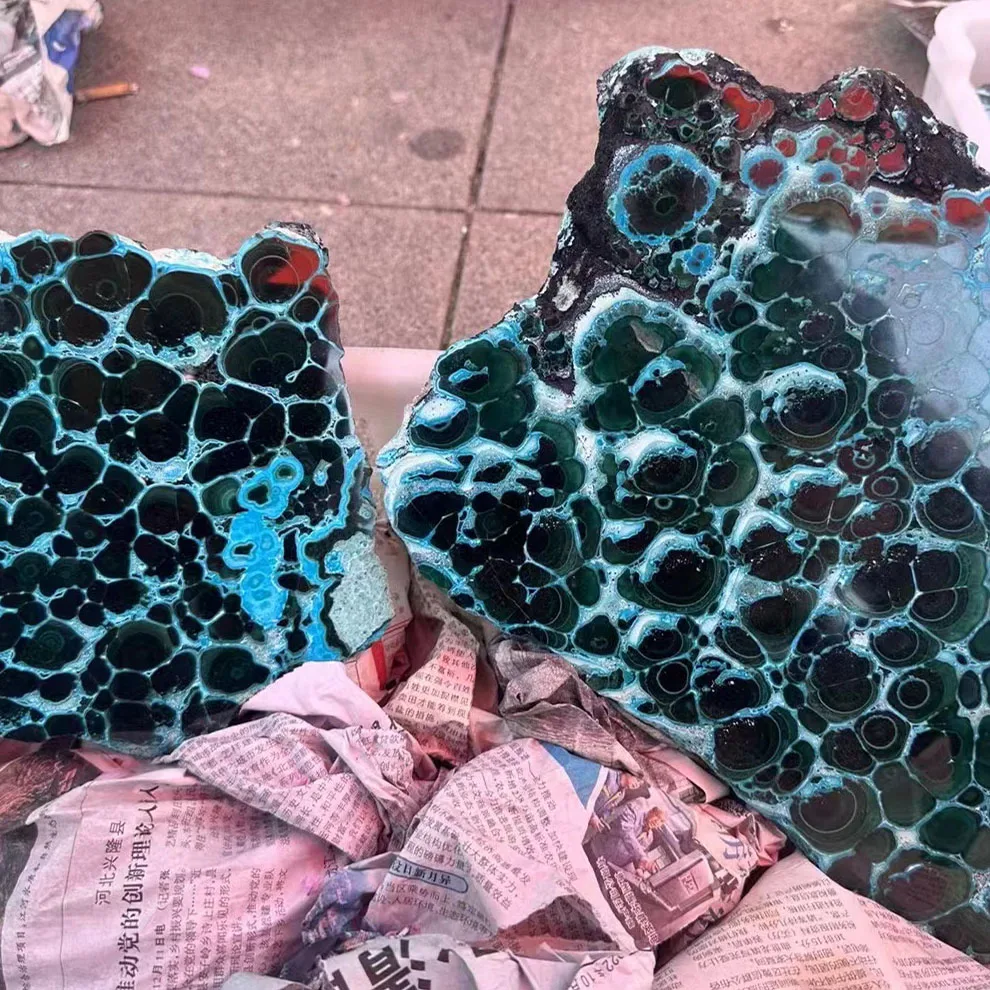 High Quality Green Malachite Slab Carved Nature Crystal Diamond in Free Form Feng Shui Style for Love-Themed Gift