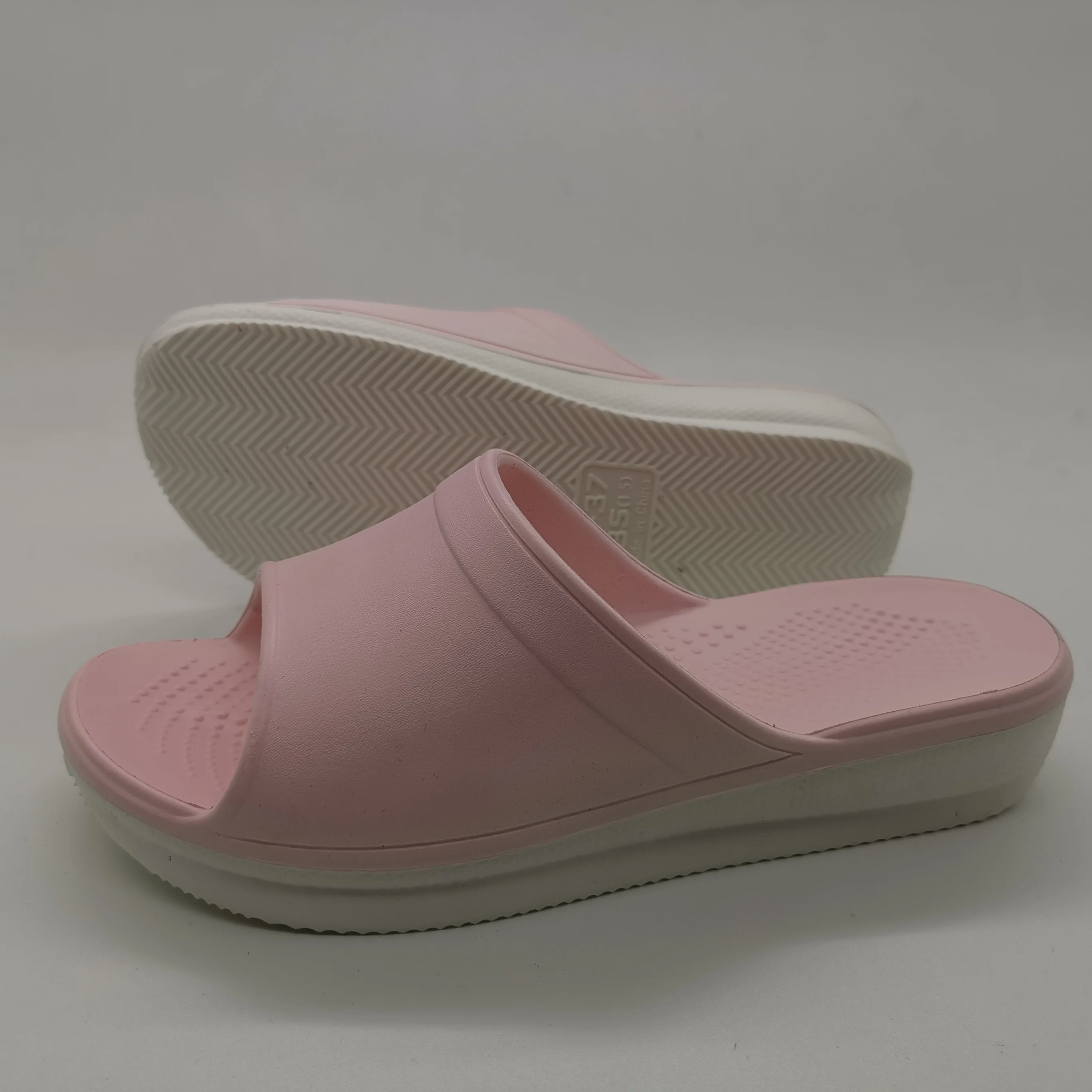 Wholesale solid color anti-slip sole indoor outdoor Logo custom beach sandals for