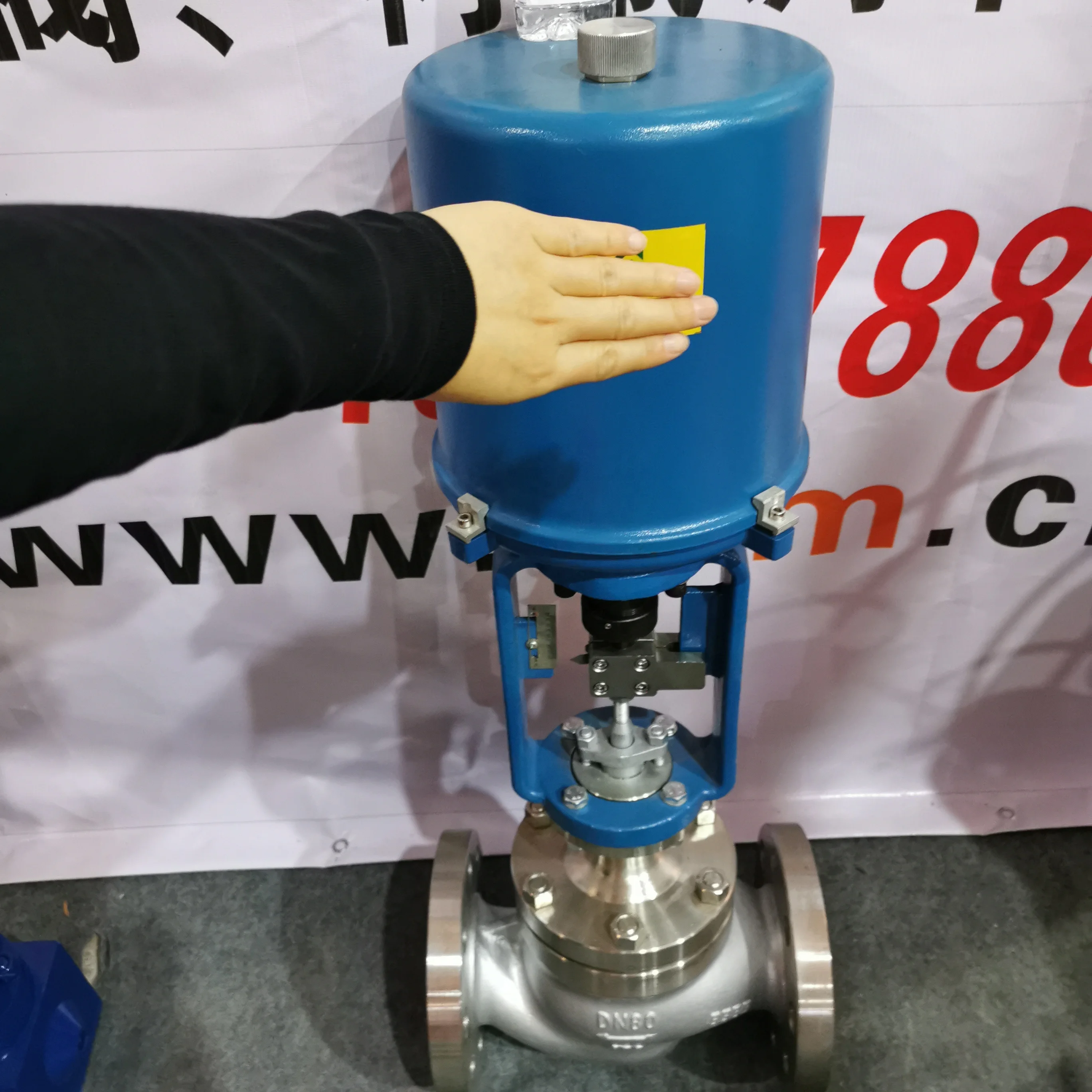 pneumatic head has a limit switch stainless steel globe valve