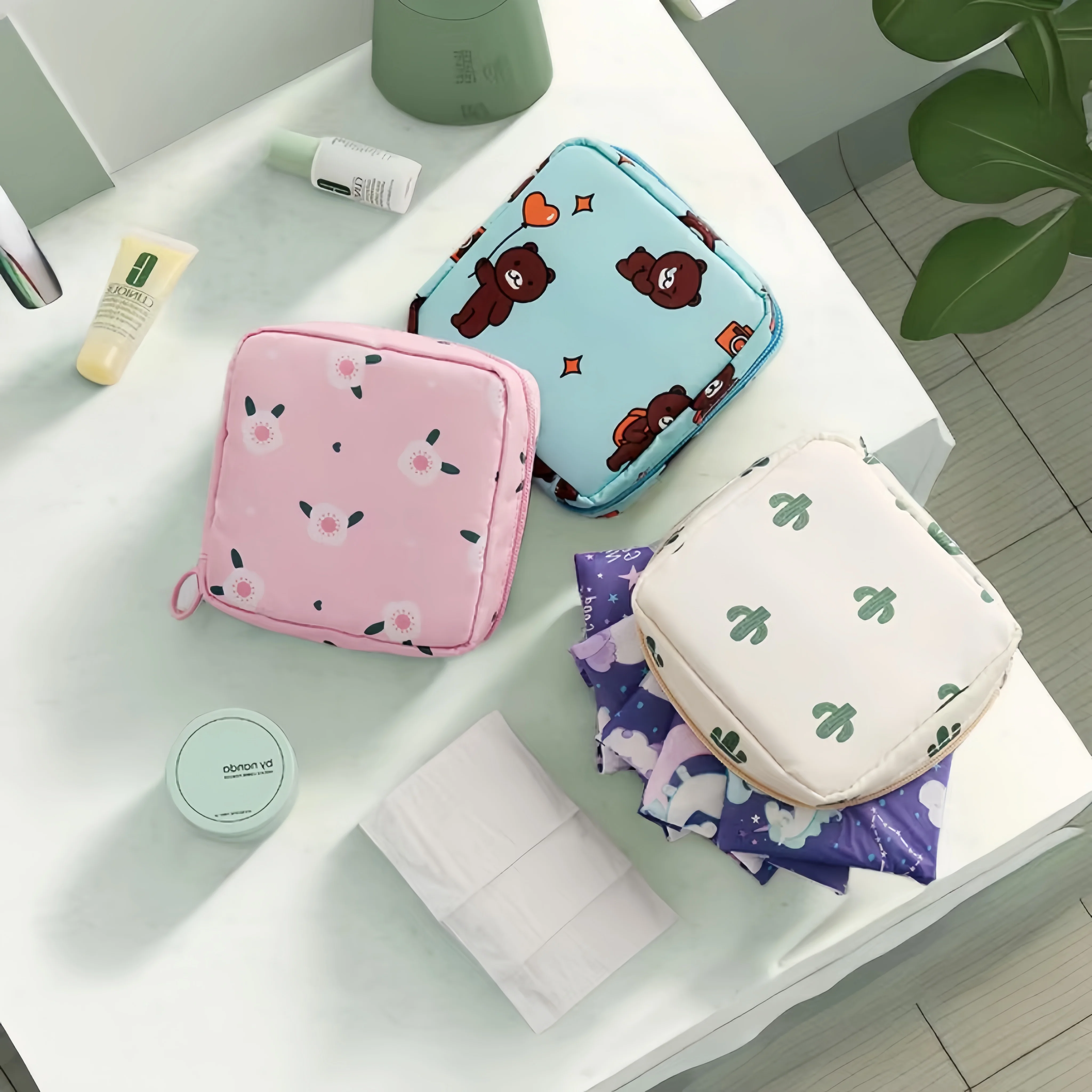 Travel Toiletry Wholesale Waterproof Portable  Organizer Sanitary Storage Bag Women Tampon Napkins Pad Pouch