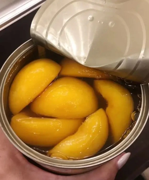 Горячая распродажа свежие консервированные желтые персиковые фрукты в легком сиропе оптом вкусные кости