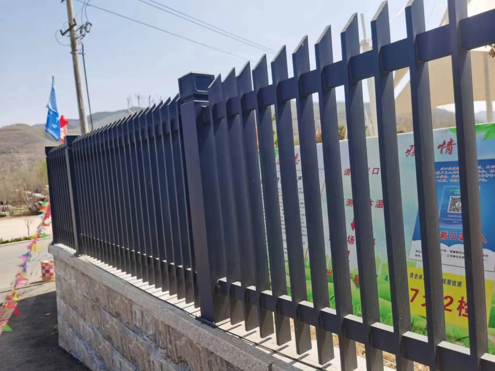 Manufacturer Customized Powder Coated Garden  Aluminum Vertical Blade  Fence Panel