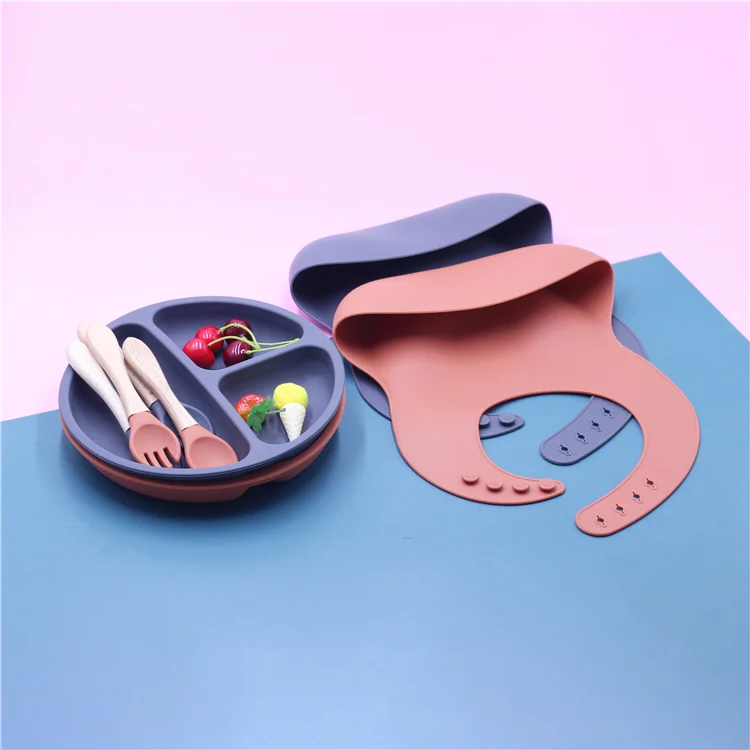  Wholesale Baby Feeding Set Soft Plate BPA Free Silicone Bib With Spoon And