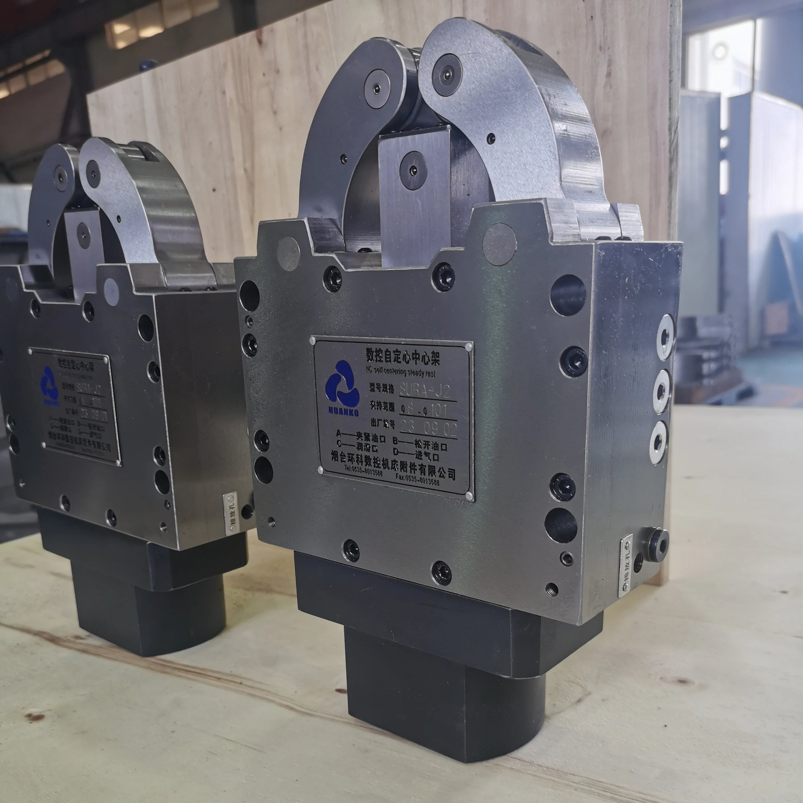 Automatic center frame, support fixture self centering center frame, steady rest lathe, hydraulic center rest
