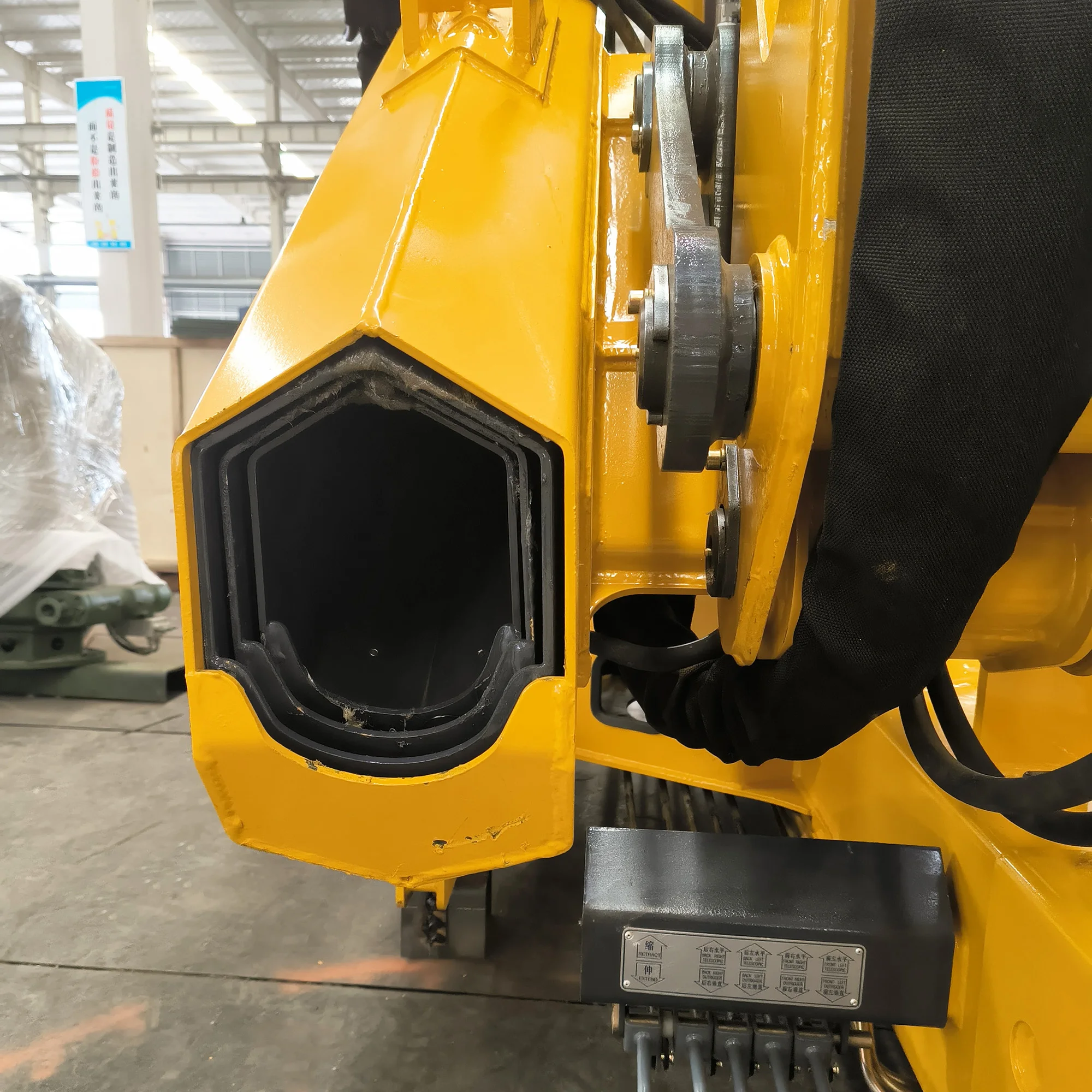 Mobile Flatbed Tow 8Ton 10Ton Folding Arm Hydraulic Knuckle Articulated Boom Lift Remote Control Truck Crane