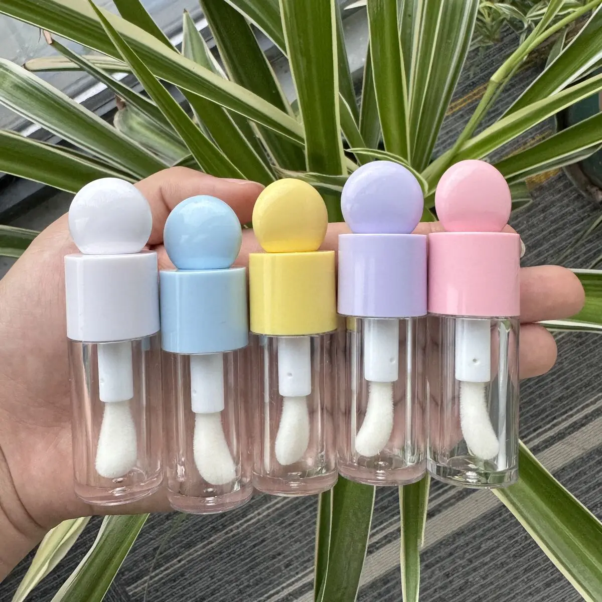Customization Unique circular hollow crown plastic oil tube cosmetic packaging lip gloss container big stick