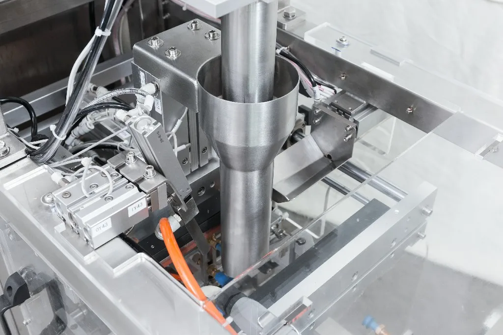 Semi Automatic1kg Weighing Roasted Peanuts Coffee Beans 2 Line Small Granule Bag Packing Machinery