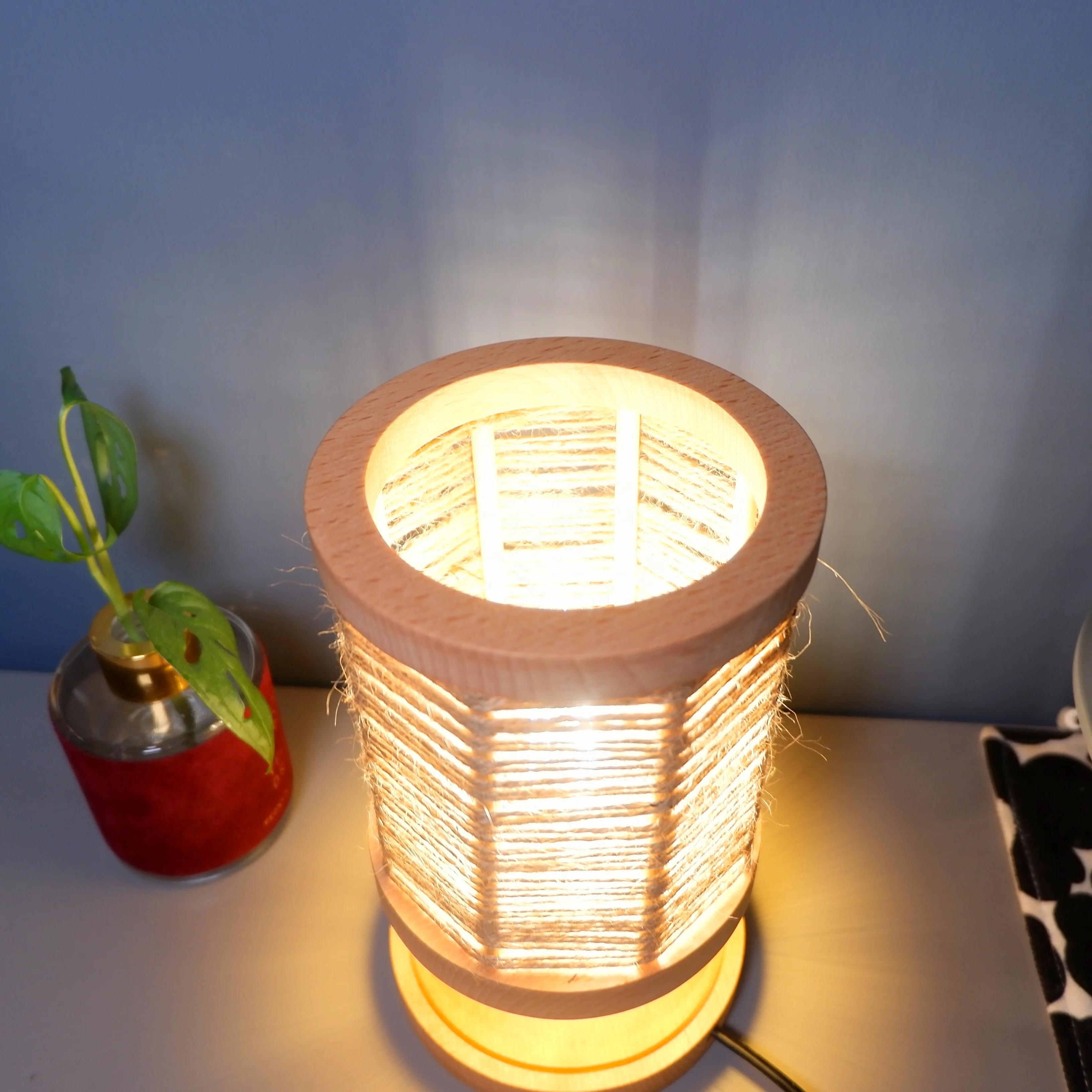 Jute Rope Shade Retro Wooden Table Lamp Bedroom Bedside Lamp E27 LED Bulb 110-240V Highly Customized Wooden Lamp For Decoration
