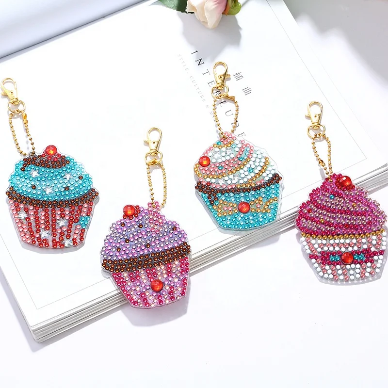 Брелок с кристаллами