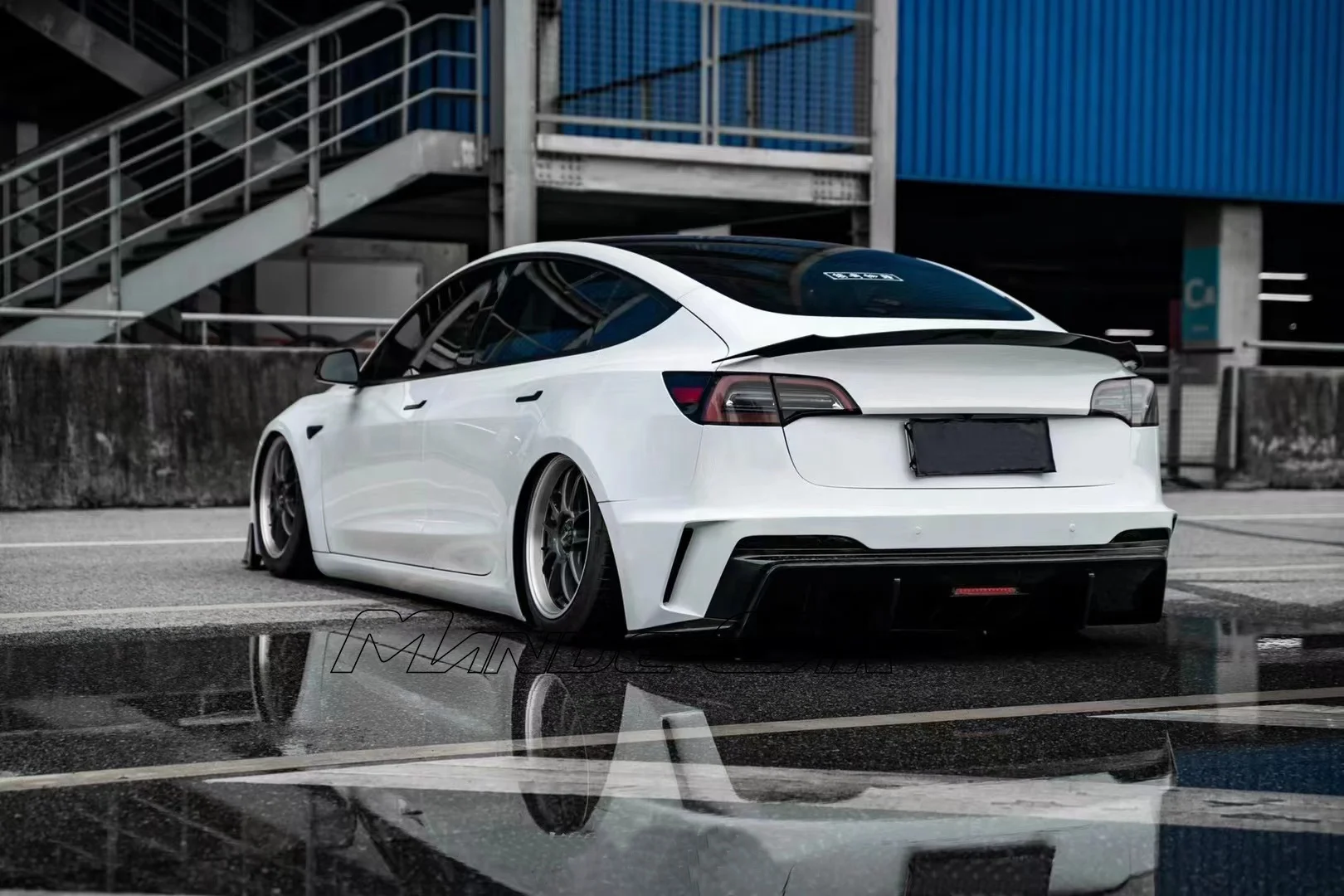 Auto Car Front Bumper Side Skirt Rear Bumper Body Kits for Tesla Model 3 Fiber Glass Carbon Fiber Material Accessories