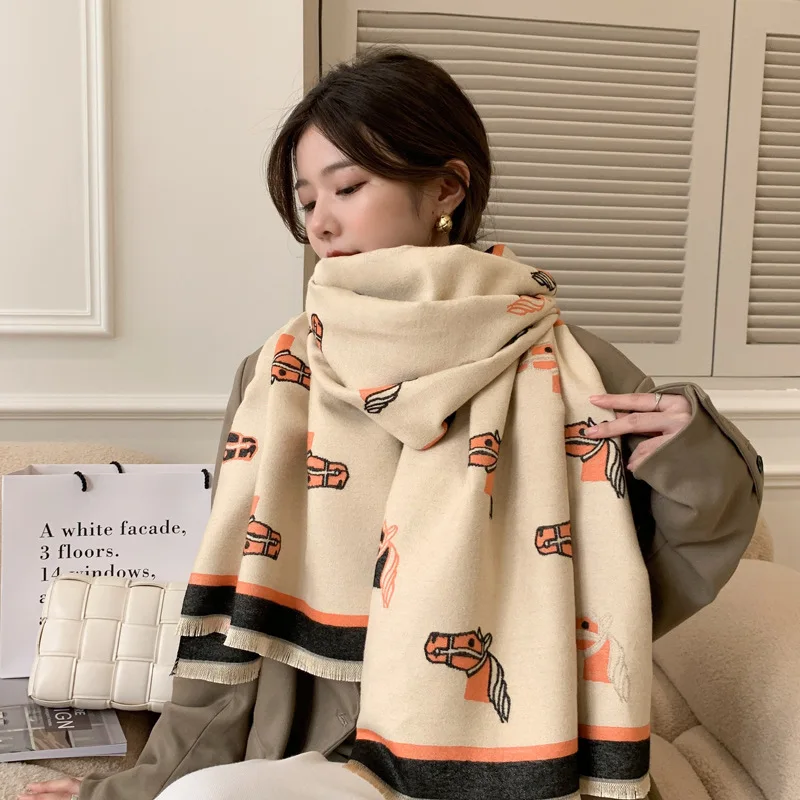 Новый стиль зимний женский кашемировый шарф ретро с рисунком лошади и кисточкой теплая плотная