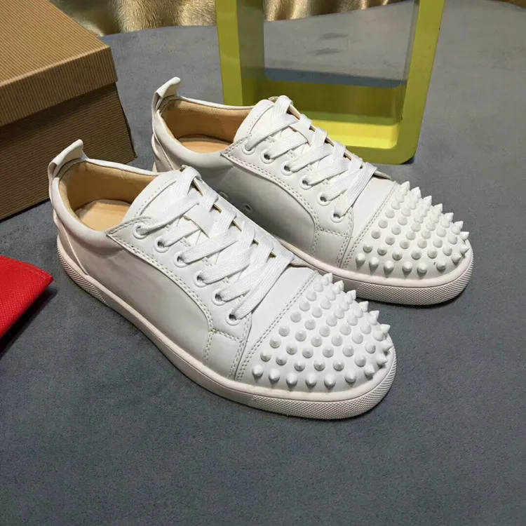 2022 Original  High Quality Luxury Brand Red Bottom Rivet Junior Spikes Flat Casual Walking Shoes for Men Women