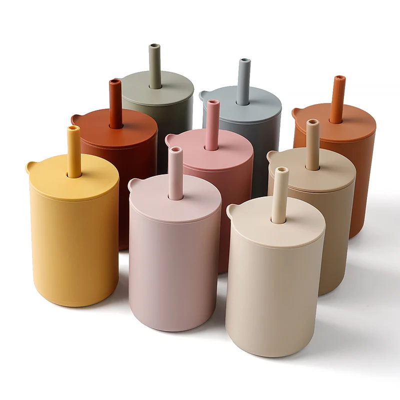 Бесплатный образец, силиконовые чашки для просеивания воды, детские чашки, безопасные, без БФА, силиконовые детские тренировочные чашки с соломинкой