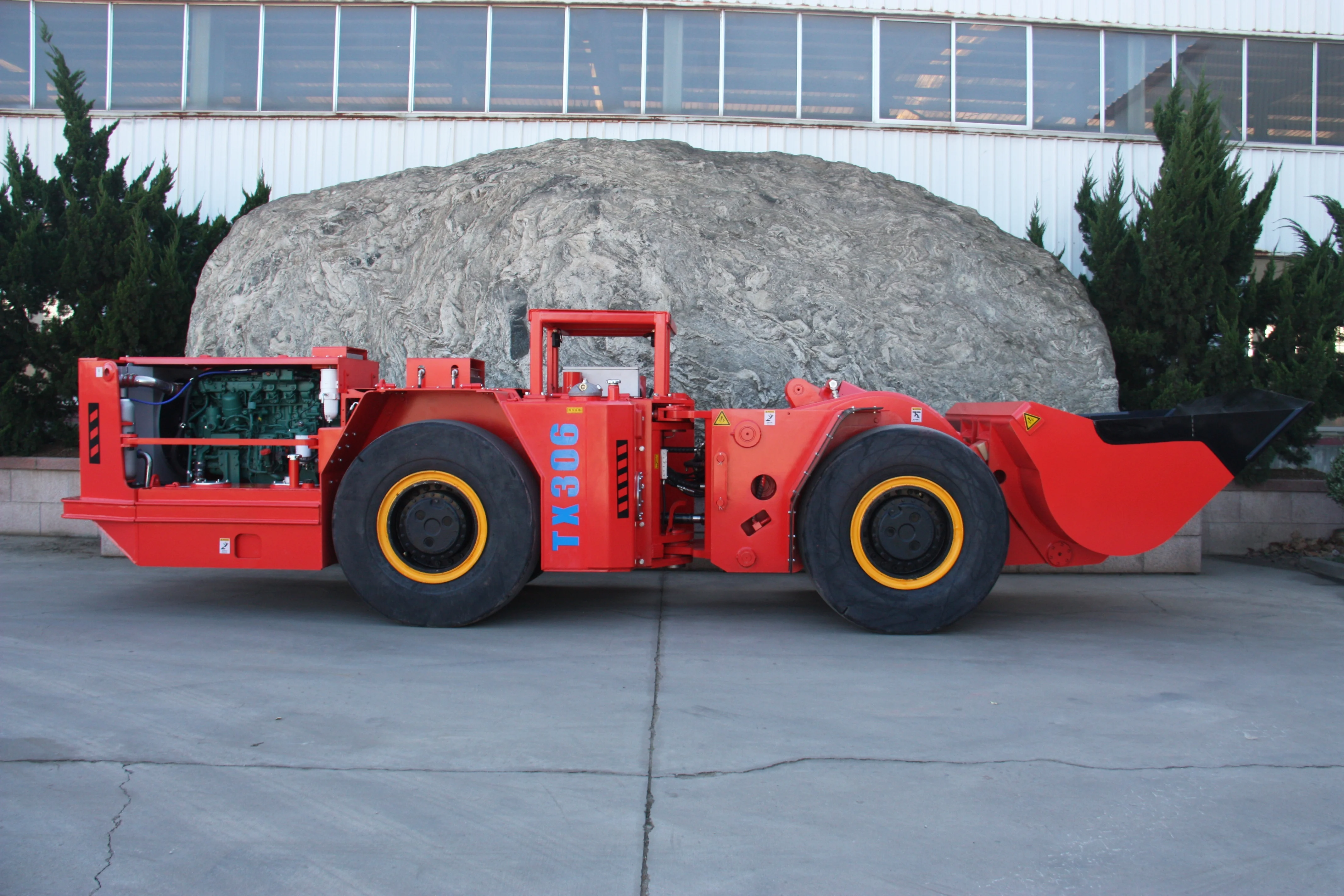 Shandong Tuoxing New TC-306 Underground LHD Scraper Mine Scooptram with 3M3 Pump Certificated for Underground Mining