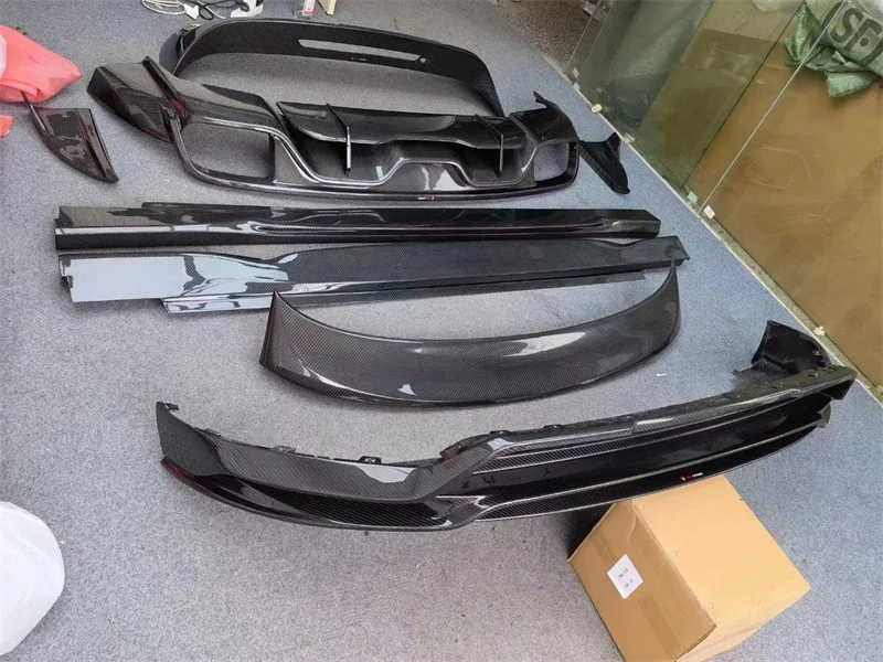 Front bumper edge side skirts  rear diffuser rear spoiler for the Porsche Cayenne 18-21 TK style carbon fiber body kit