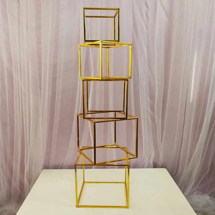 
2020 new gold wrought iron geometric road lead frame wedding props , tall flower stand for decoration wedding window T stand 
