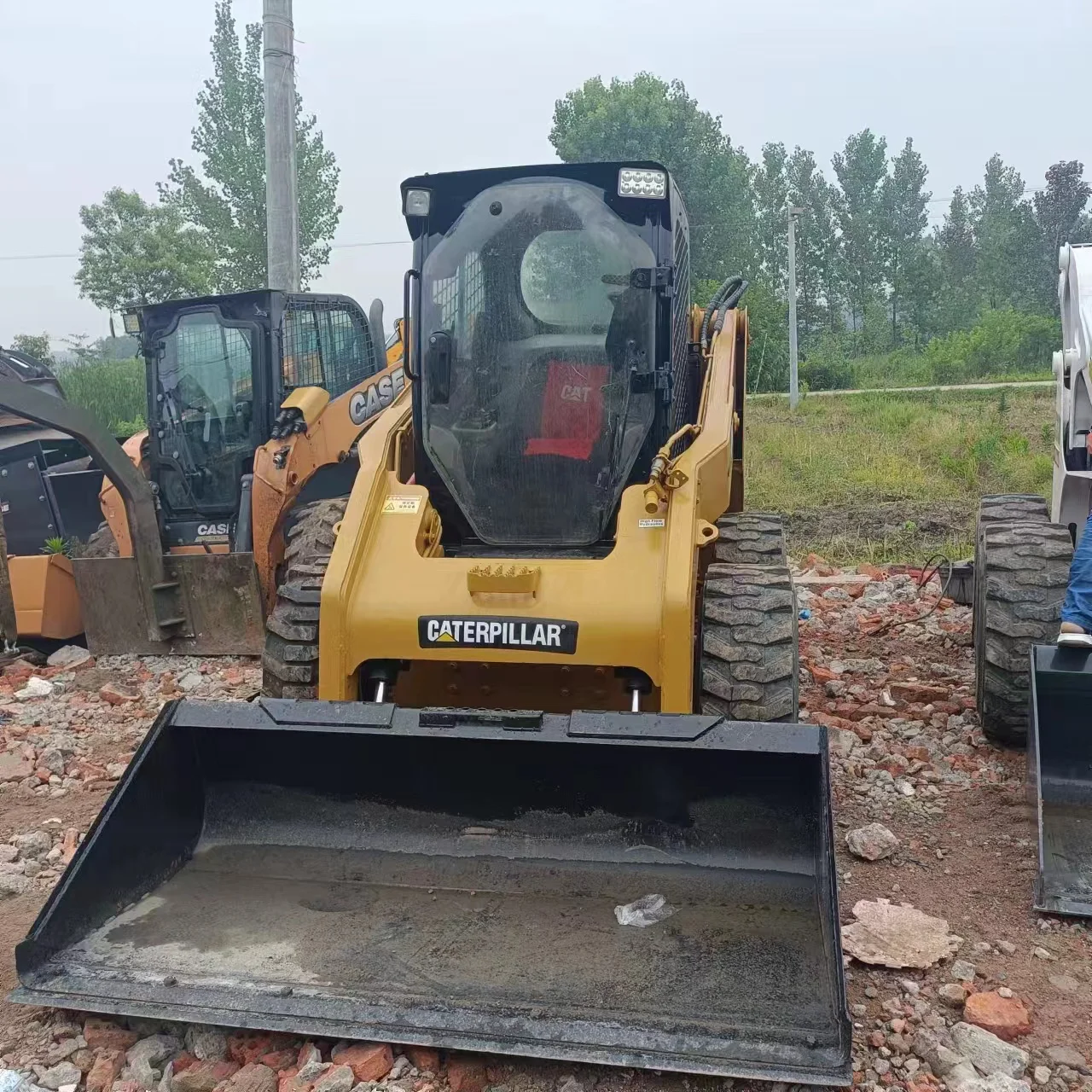 Оригинальный гусеничный погрузчик с бортовым рулевым погрузчиком cat 246d 262 272 сделано в японском б/у 5-тонная номинальная нагрузка