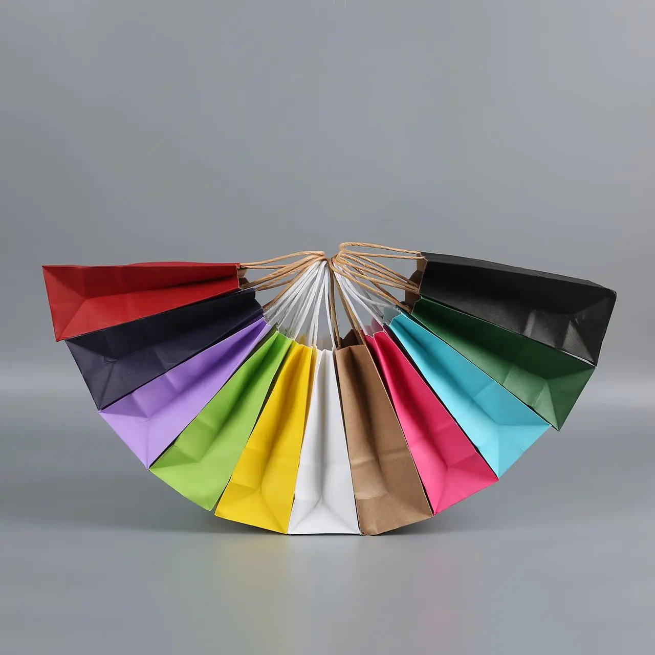 Wholesale Custom paper bag Printed With Your Own Logo White Brown Gift kraft paper gift bags with handles