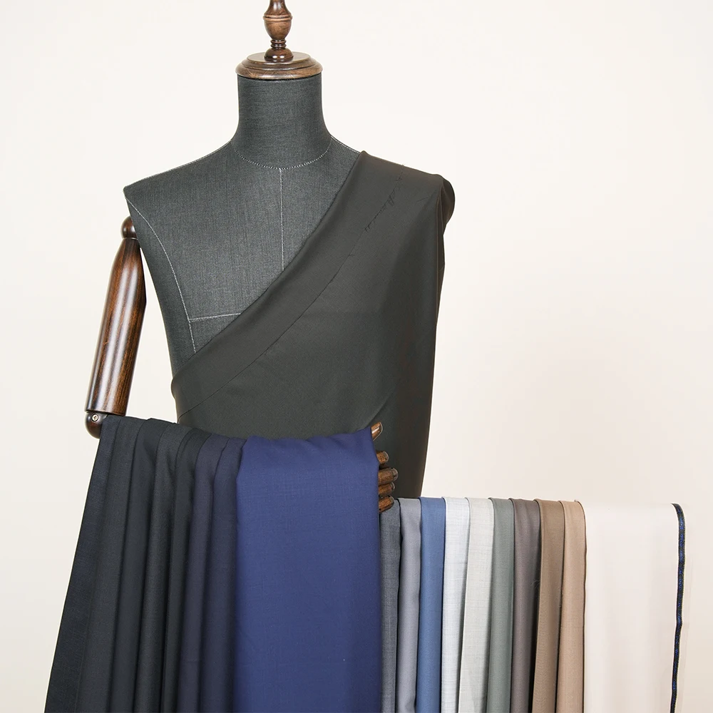 50%W 50%P Full Color Worsted Merino Wool Italian Suiting Fabric Wool Polyester Blend Fabric for Men Suits Plain