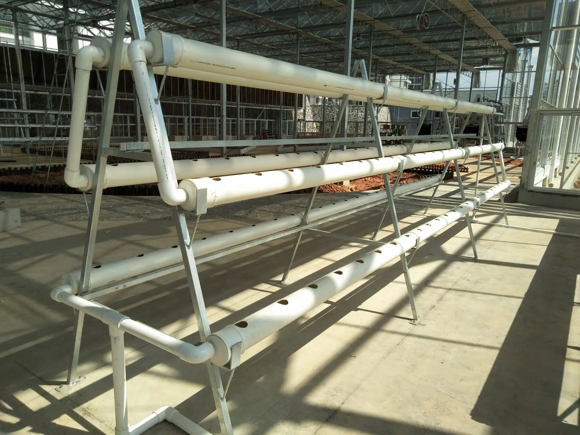 High quality Vertical Farm 100*50mm Pvc Nft hydroponic system for greenhouse seeding cultivation with pump