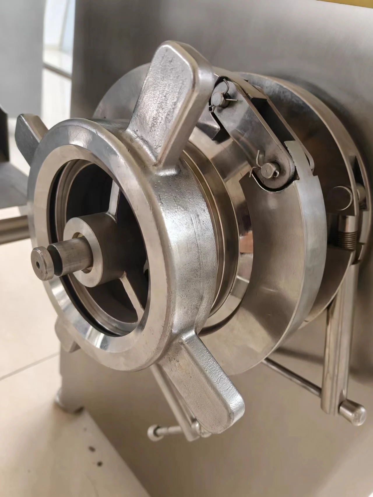 Industrial Electric Meat Grinding Machine Commercial Frozen Fresh Meat Mincer Grinder Cutter