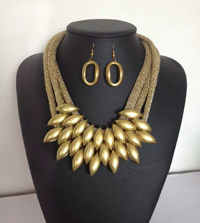 
2021 New Trend African Jewelry Sets Ladies Fashion Necklace Choker Chunky Bib Cluster Charms Costume Jewelry Woven Necklaces 