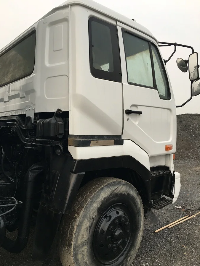 Japan second hand UD nissan dump truck