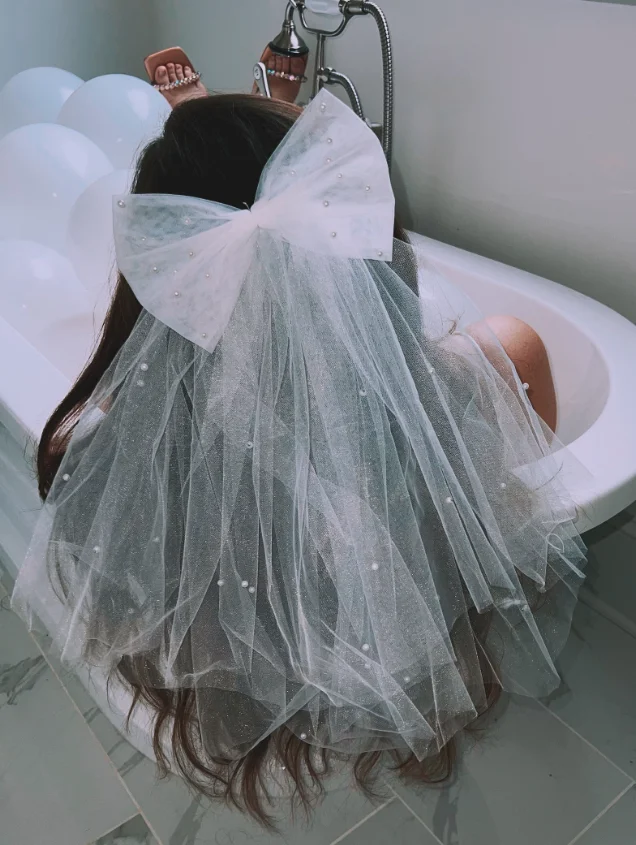 Bachelorette Party Pearl Veil with Bow Accessories for Wedding Parties Bridal Showers Events