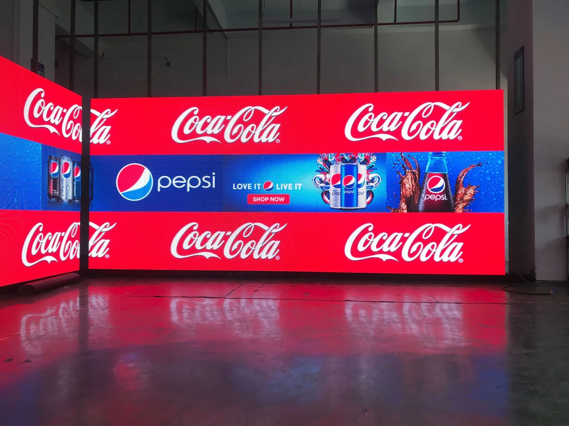 P5 Demonstration Hall LED Display  320x160mm  Floor Standing Front 0utdoor  LED display