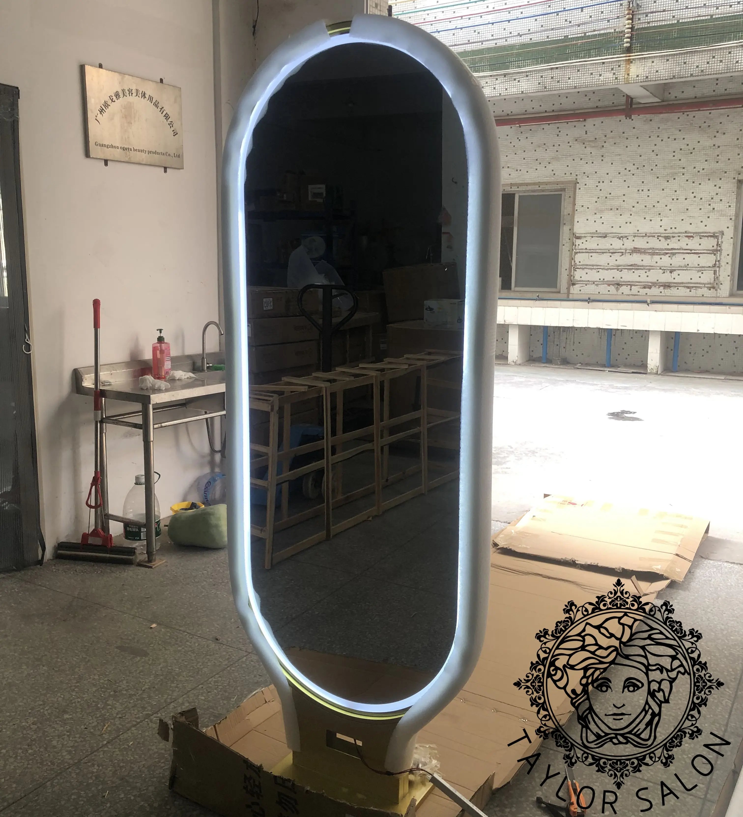 Salon furniture barbershop mirror with LED lights full body mirror station double sided floor-to-ceiling mirror