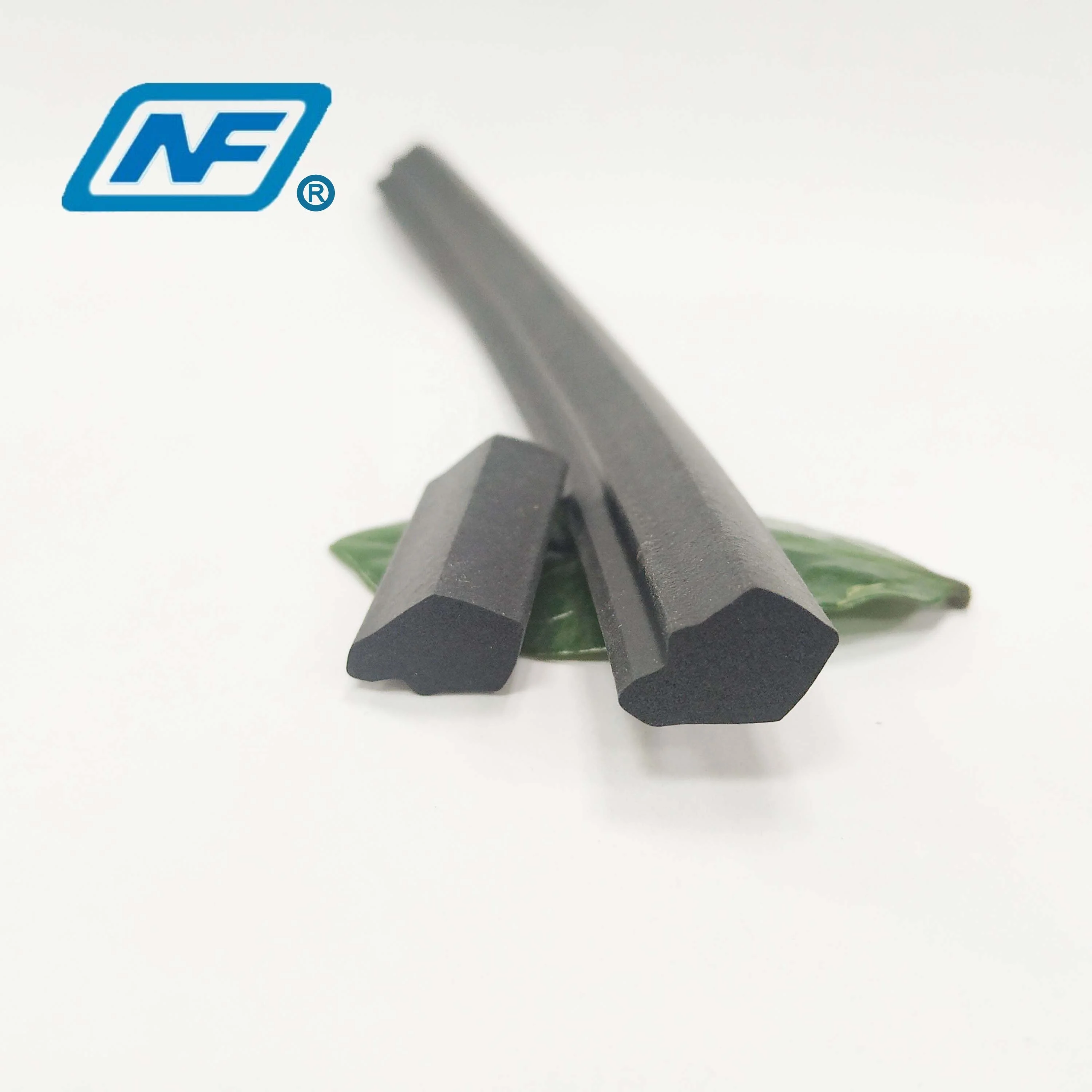 Shinny Smooth Epdm Oil Seal Sponge Door Frame Rubber Strip Nonstandard EPDM Foam for Machine Carton Packing OEM 180 CN;GUA Black