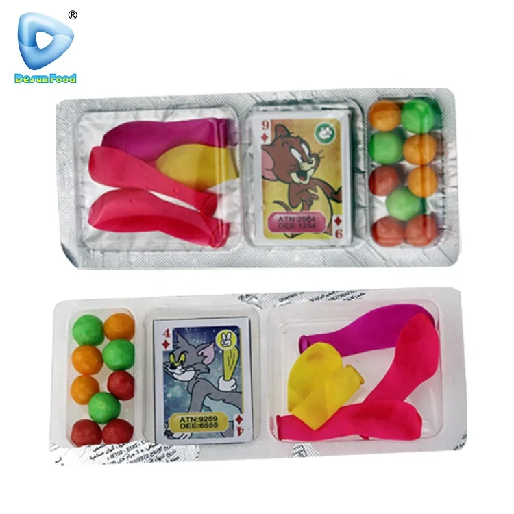 China wholesale playing cards and balloon toy candy