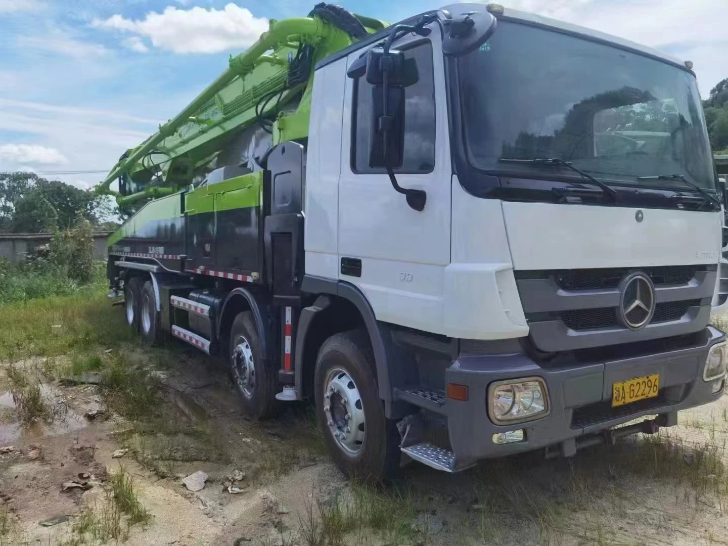 Used Zoomlion 13-14 Zoomlion Benz 52m (Remanufactured) Used Concrete Pump Trucks in Good Condition