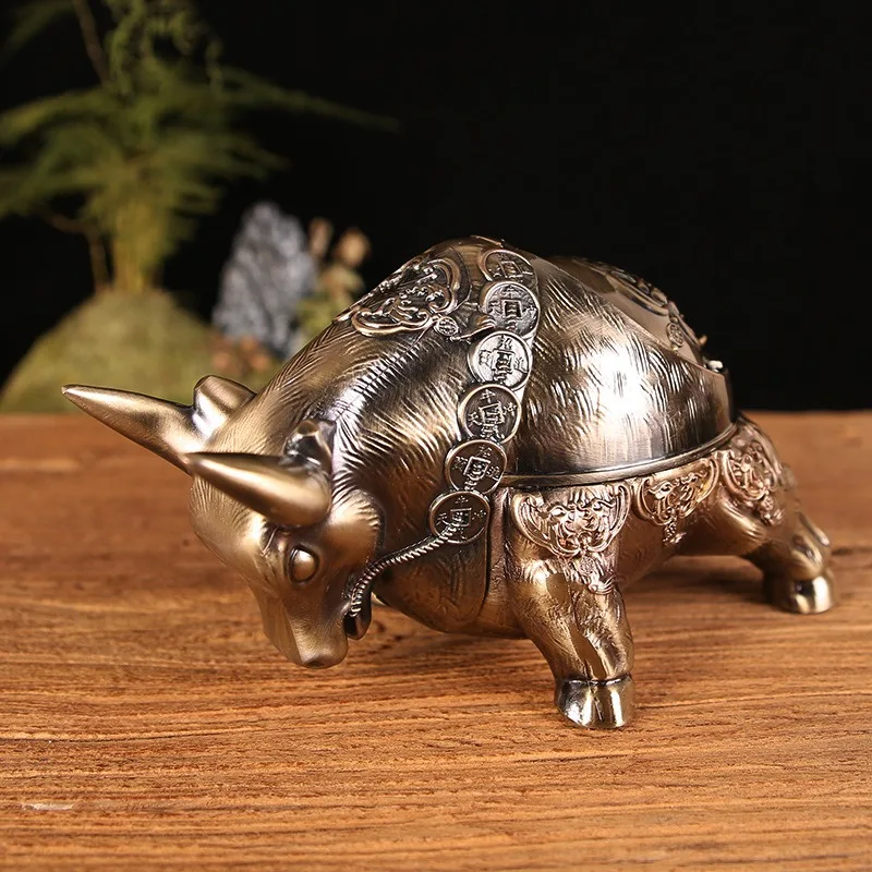 Office Tabletop Ornaments Creative Style Bull Shaped Metal Ashtray With Lid