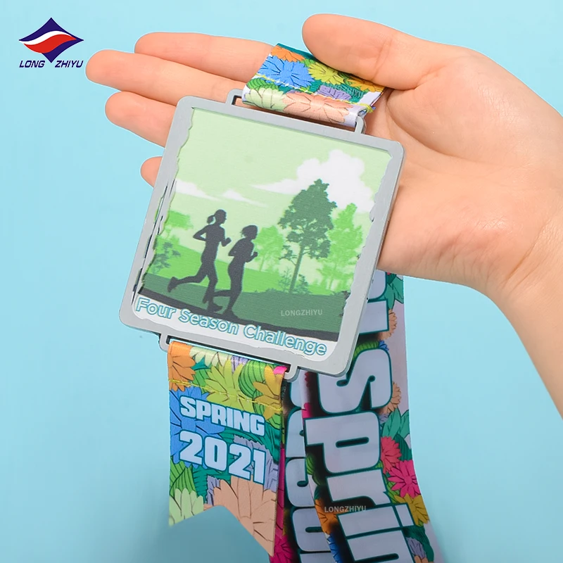 Longzhiyu 15 Years Factory Metal Medals Custom Rotatable Colorful Medal Crafts Souvenir