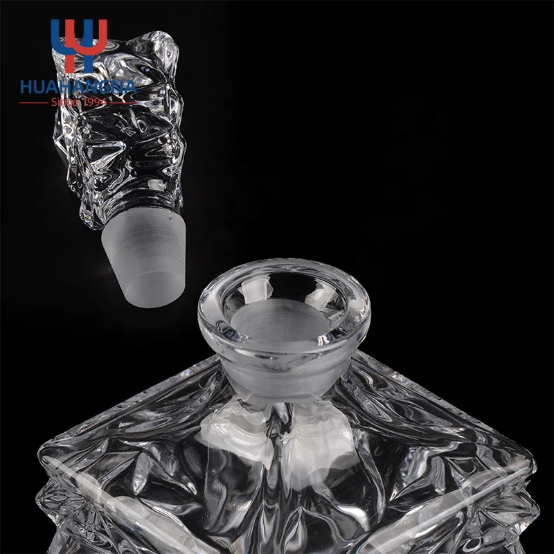 HUAHANGNA Support Custom Logo Crystal Clear Glass Decanter for Whiskey Liquor Brandy