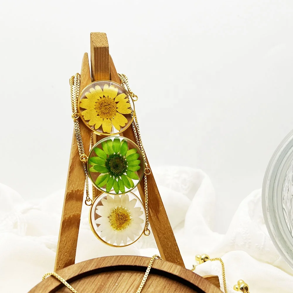 2023 hot selling women jewelry colorful real dried pressed flowers daisy 18k gold stainless steel adjustable bracelet