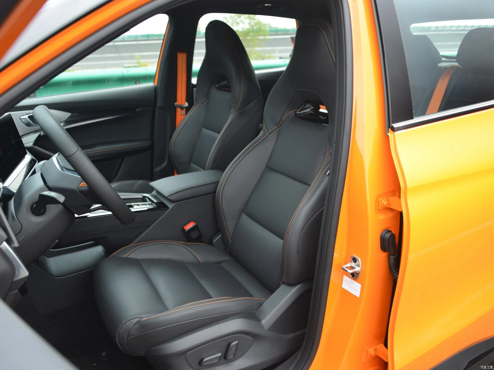 Cheap Cars In China MG ONE Alpha 1.5T Original New Electric Ride-on Car