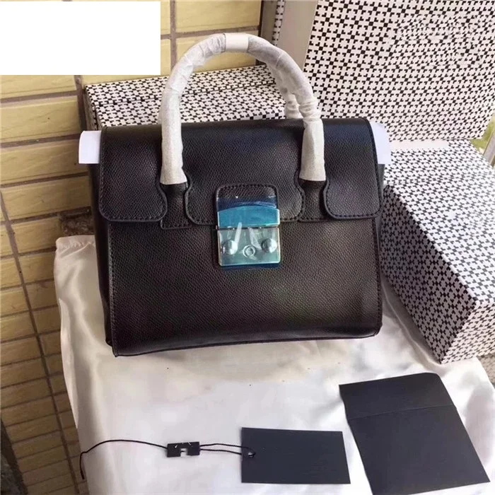 Женские сумки-мессенджеры из натуральной кожи