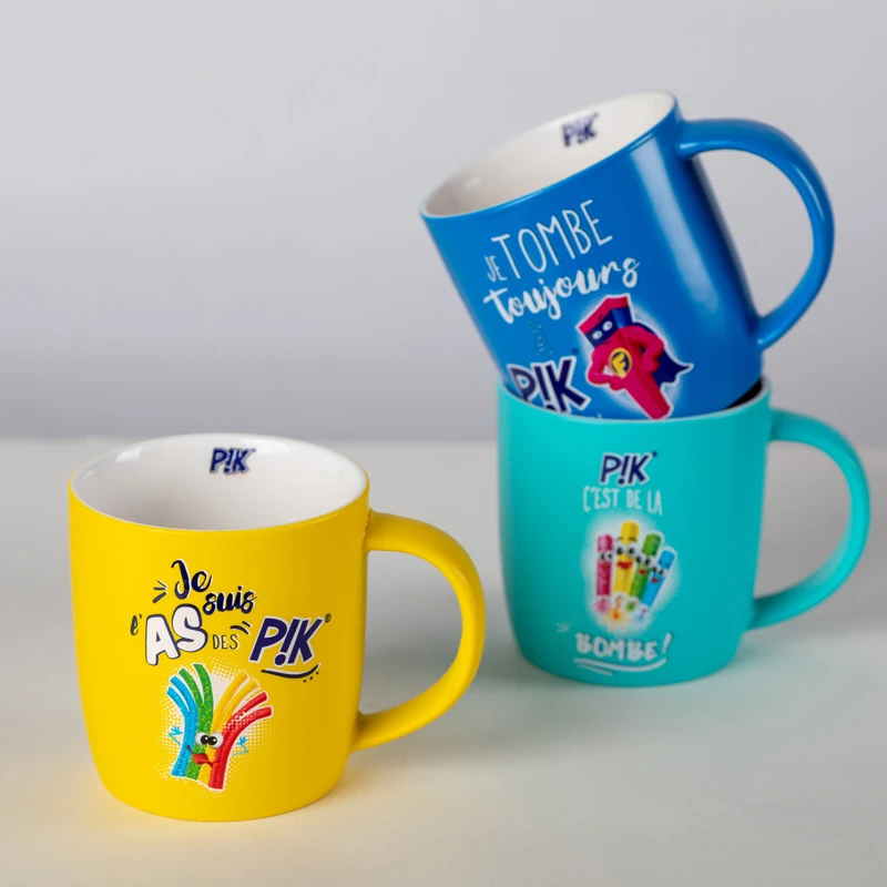 Customized logo ceramic mugs travel mugs with fashion designs