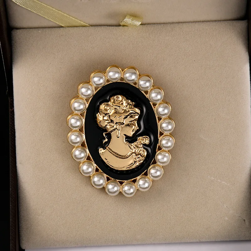 Wholesale Coat Vintage Brooches Women Retro Beauty Queen Acrylic Stone Cameo Pearl Brooch For Girls