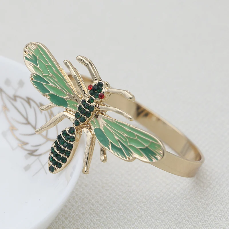 Новое кольцо для салфеток с пряжкой в виде пчелы из цинкового сплава, зеленые держатели для салфеток в форме насекомых для праздничного стола, декоративные бумажные полотенца