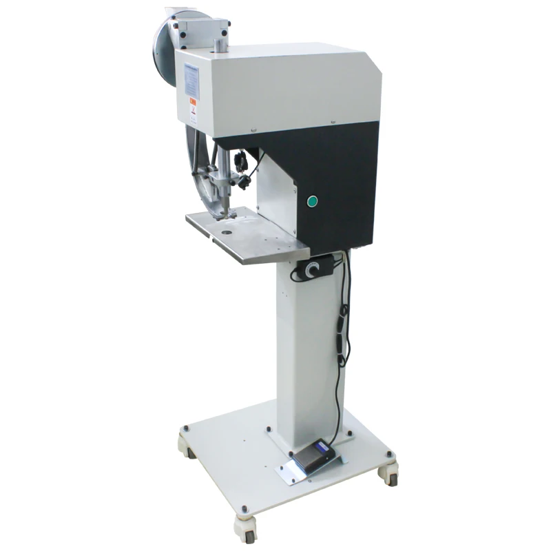 Semi-automatic eyelet machine for tarpaulin