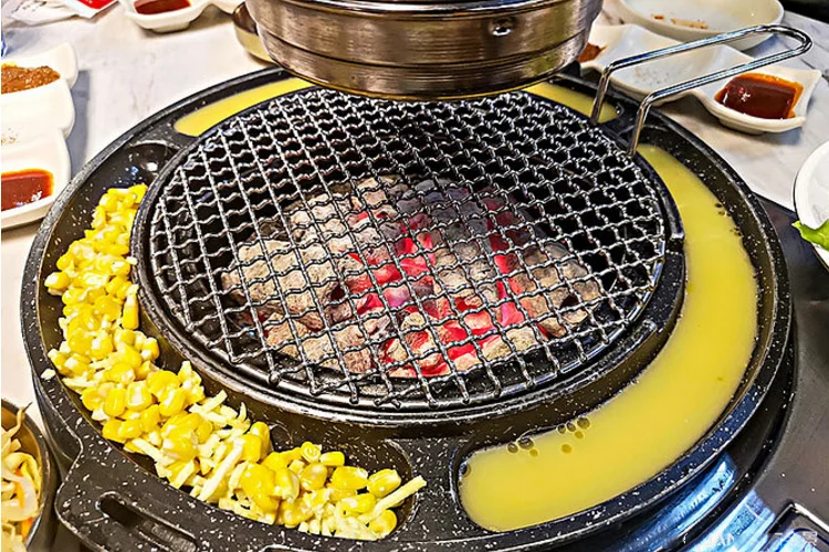 Hot selling multifunction aluminum egg cake cheese grill pan bbq grill pan with steamboat