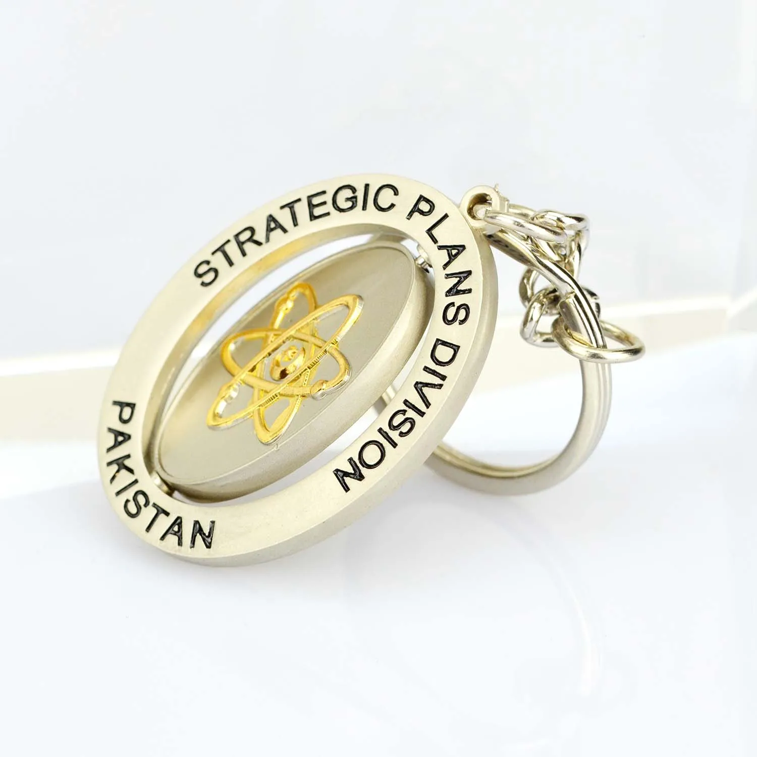 Oem Factory Customized Key Chain Metal Souvenir Gift Sublimation Blanks Keychain Die Cast Custom Logo 360 Rotating Keychain